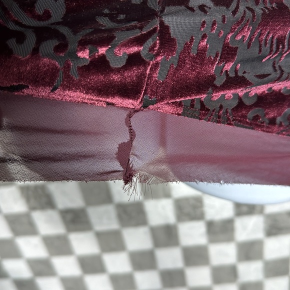 Simply Vera PS S Semi sheer, maroon burgundy, cranberry velvet long sleeve shirt - Picture 8 of 9